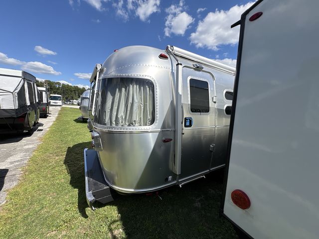 2026 Airstream 27FBQ Base