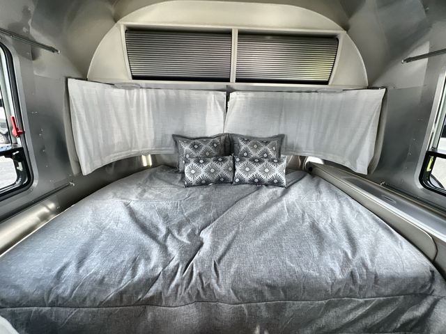 2025 Airstream 22FB Base