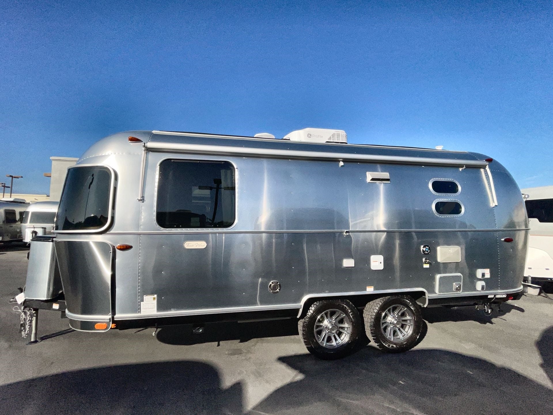 2025 Airstream 23FBQ Base