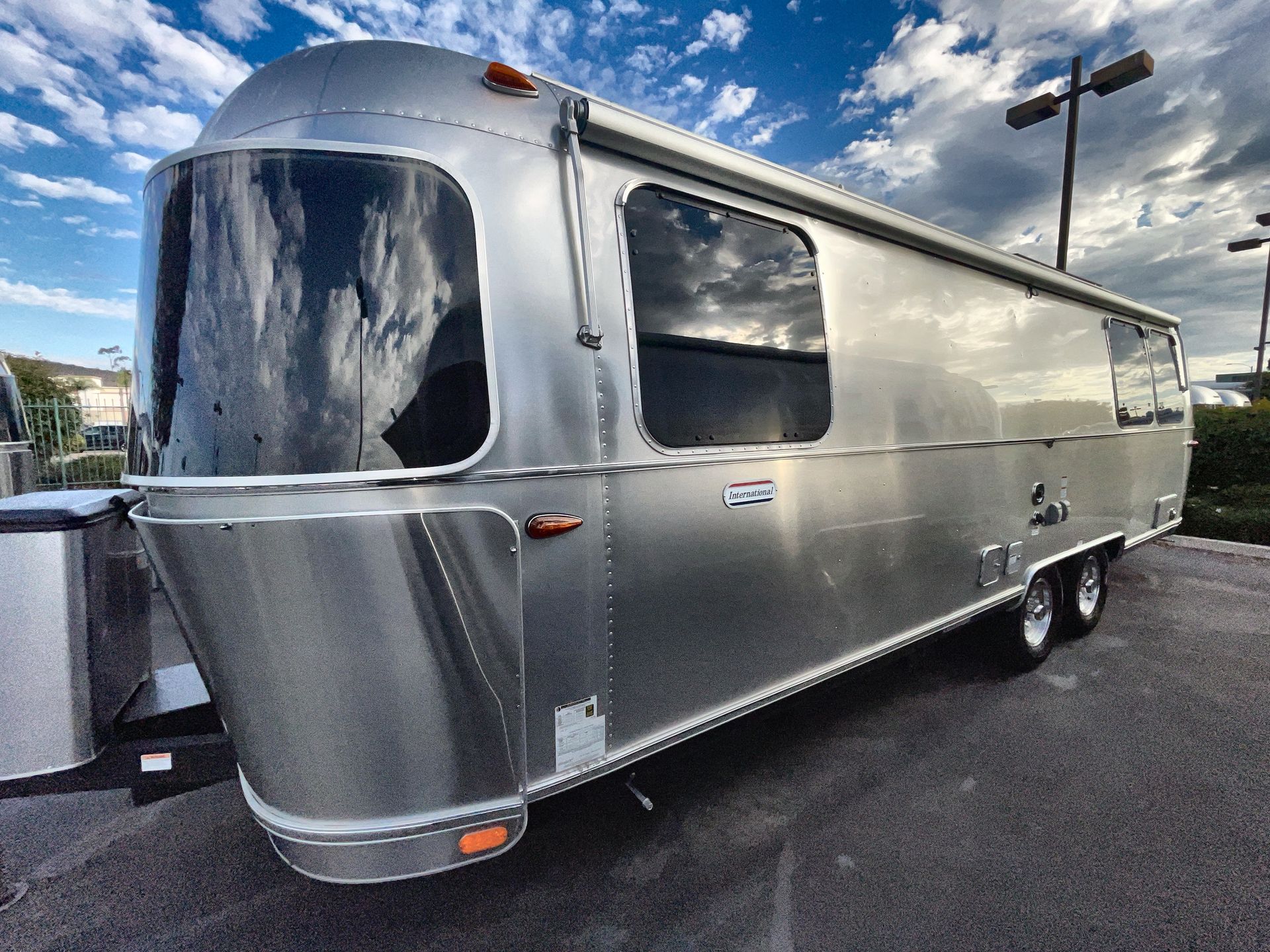 2026 Airstream 27FBQ Base