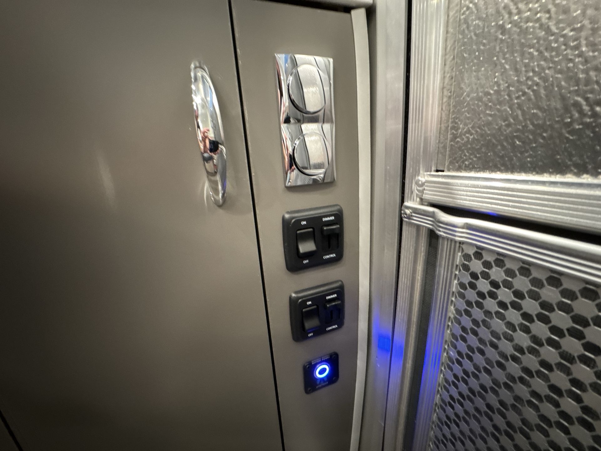 2025 Airstream 27FBQ Base