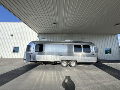 2025 Airstream 27FBQ Base