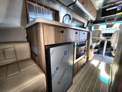 2025 Airstream 24 GL Base