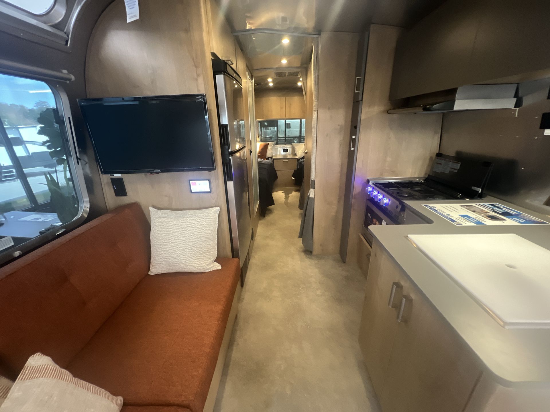 2026 Airstream 25FBT Base