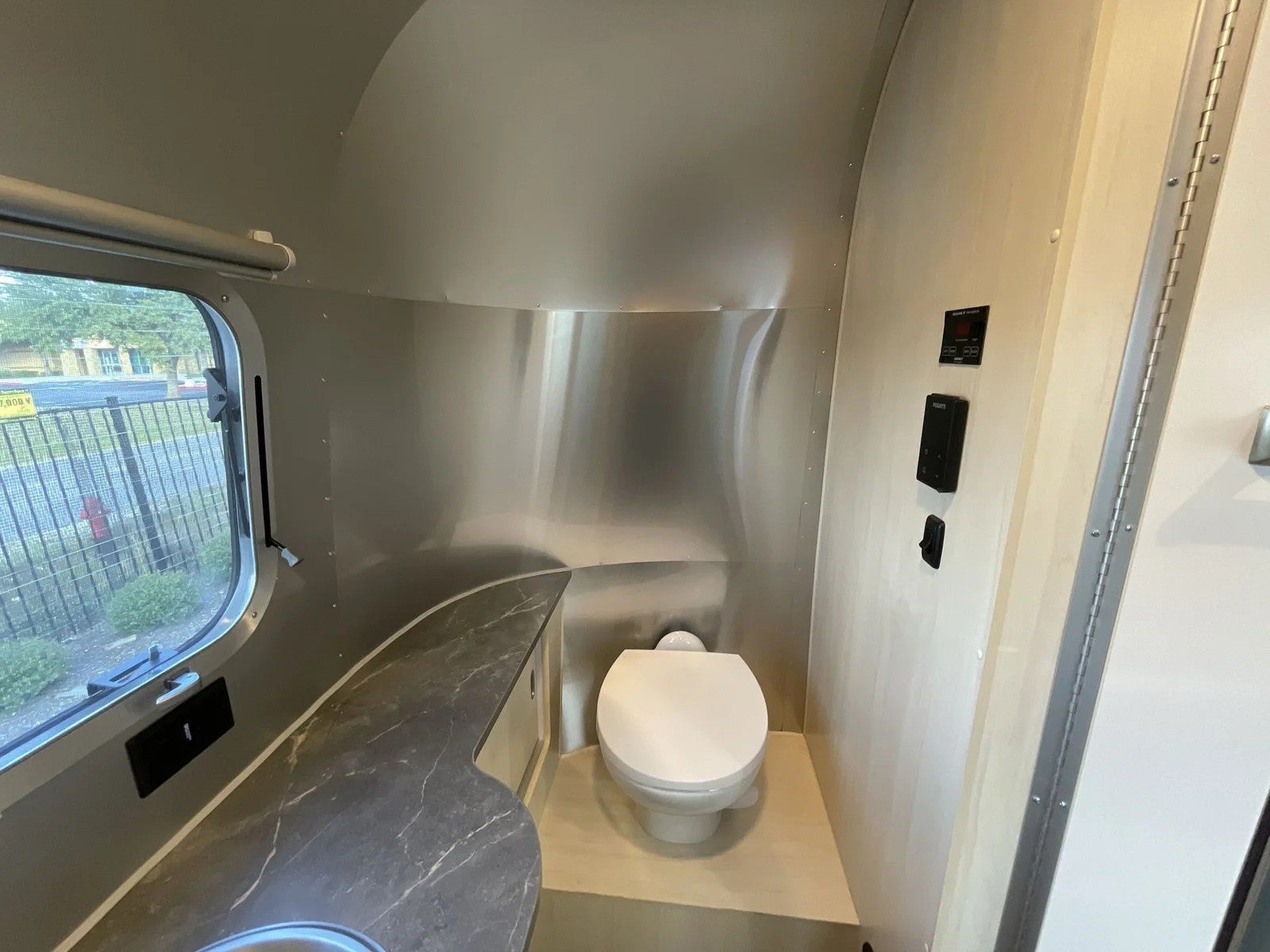 2026 Airstream 23FBT Base