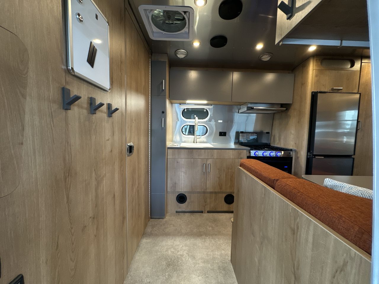 2026 Airstream 23FBT Base