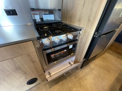 2025 Airstream 23FBQ Base