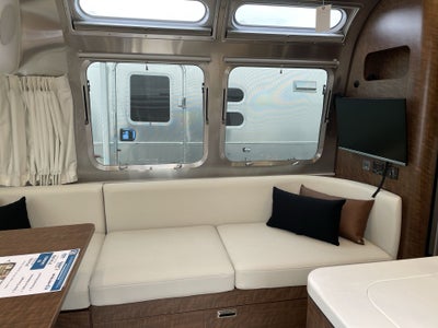 2026 Airstream 27FBT Base