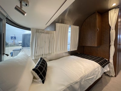 2026 Airstream 27FBT Base