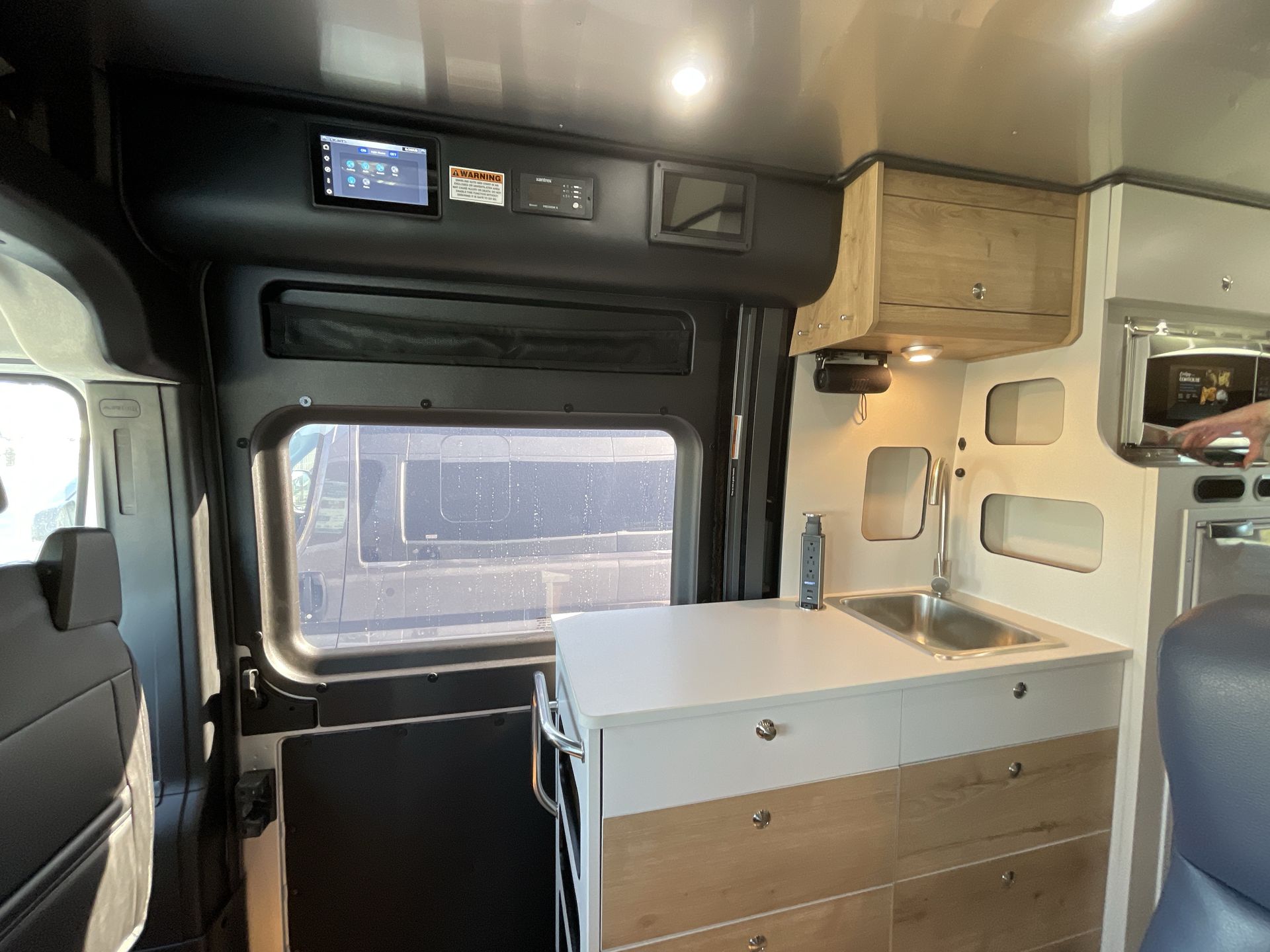 2026 Airstream Rangeline Base
