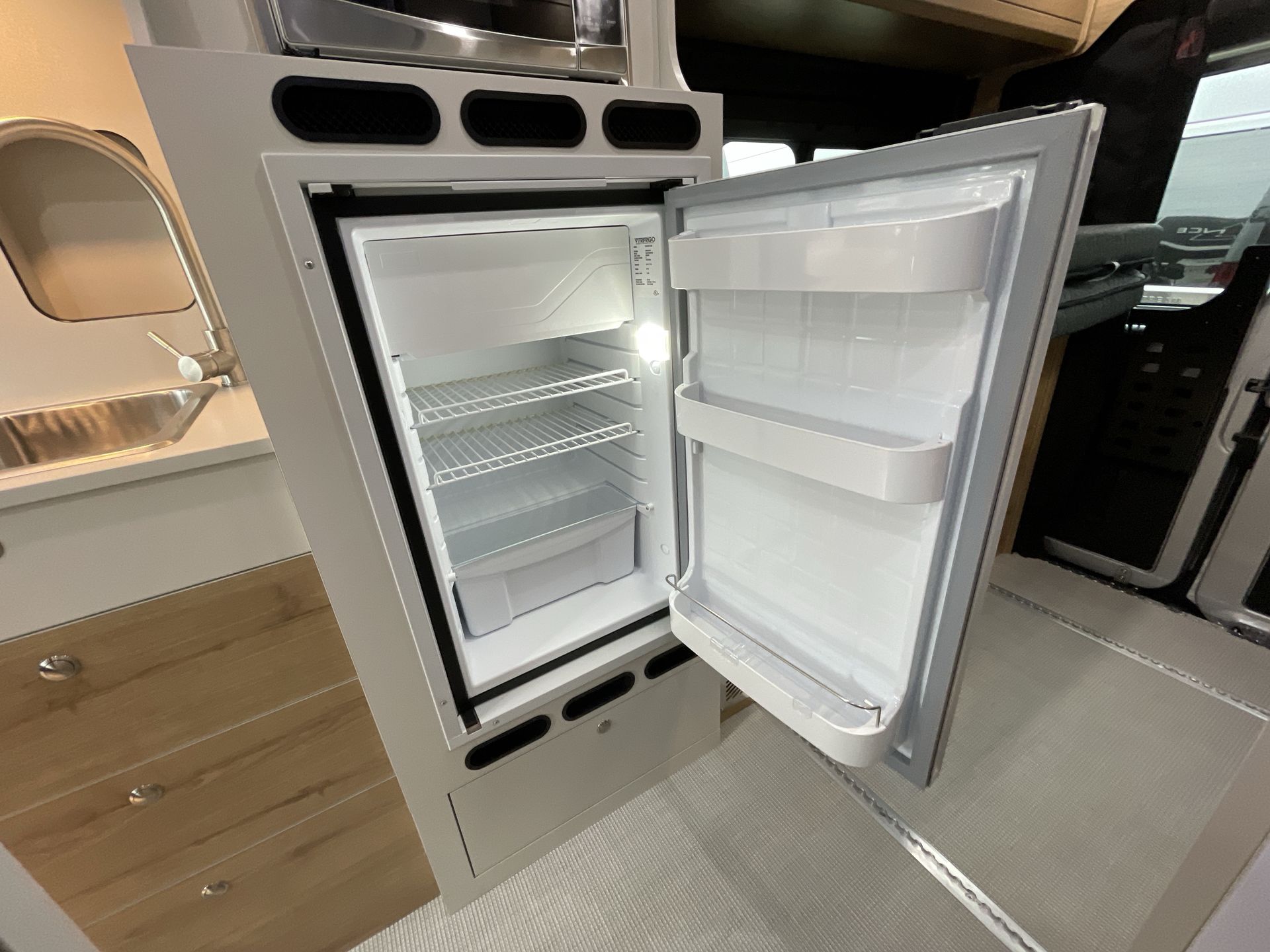 2026 Airstream Rangeline Base