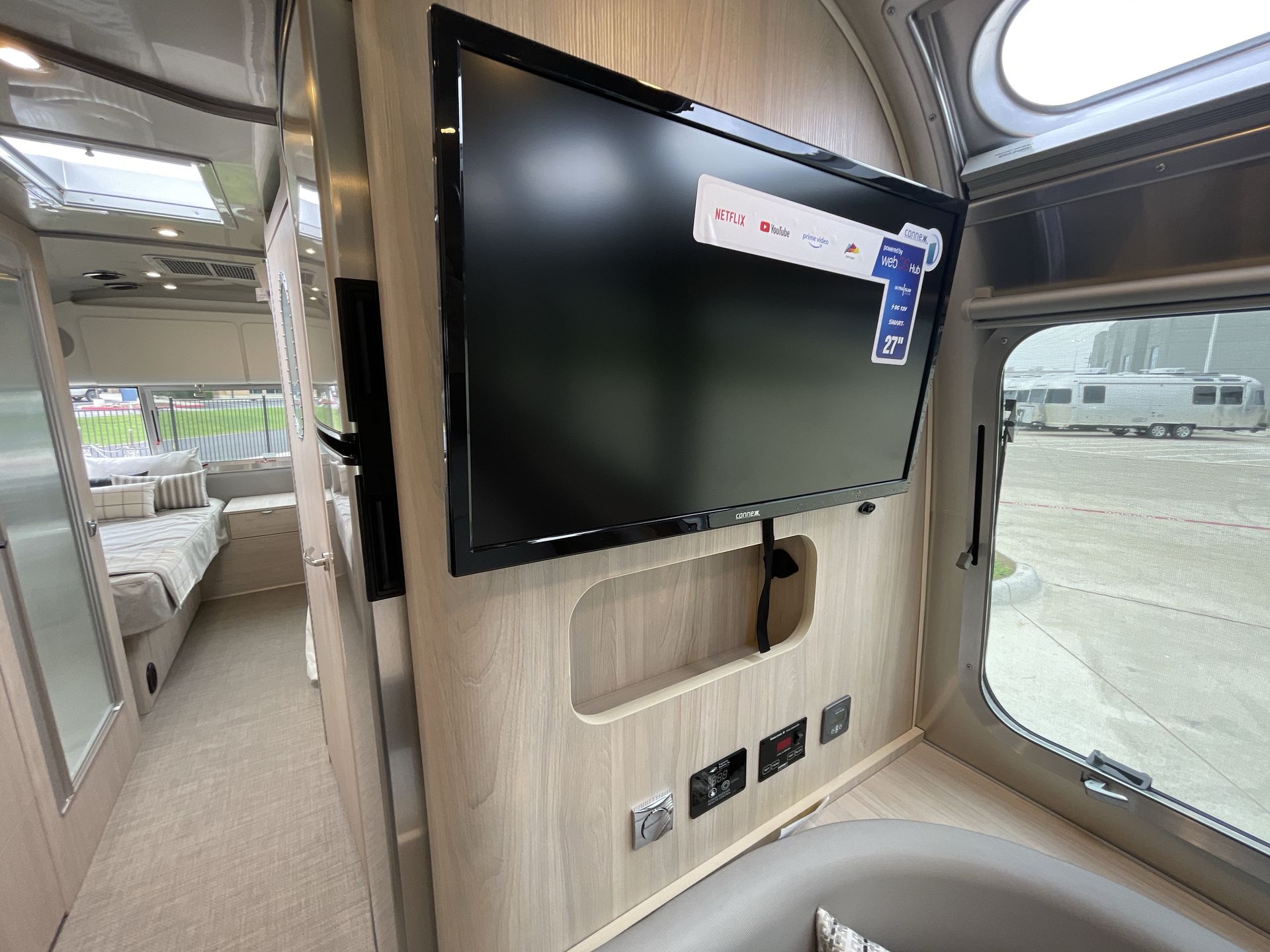 2026 Airstream 30RBT Base