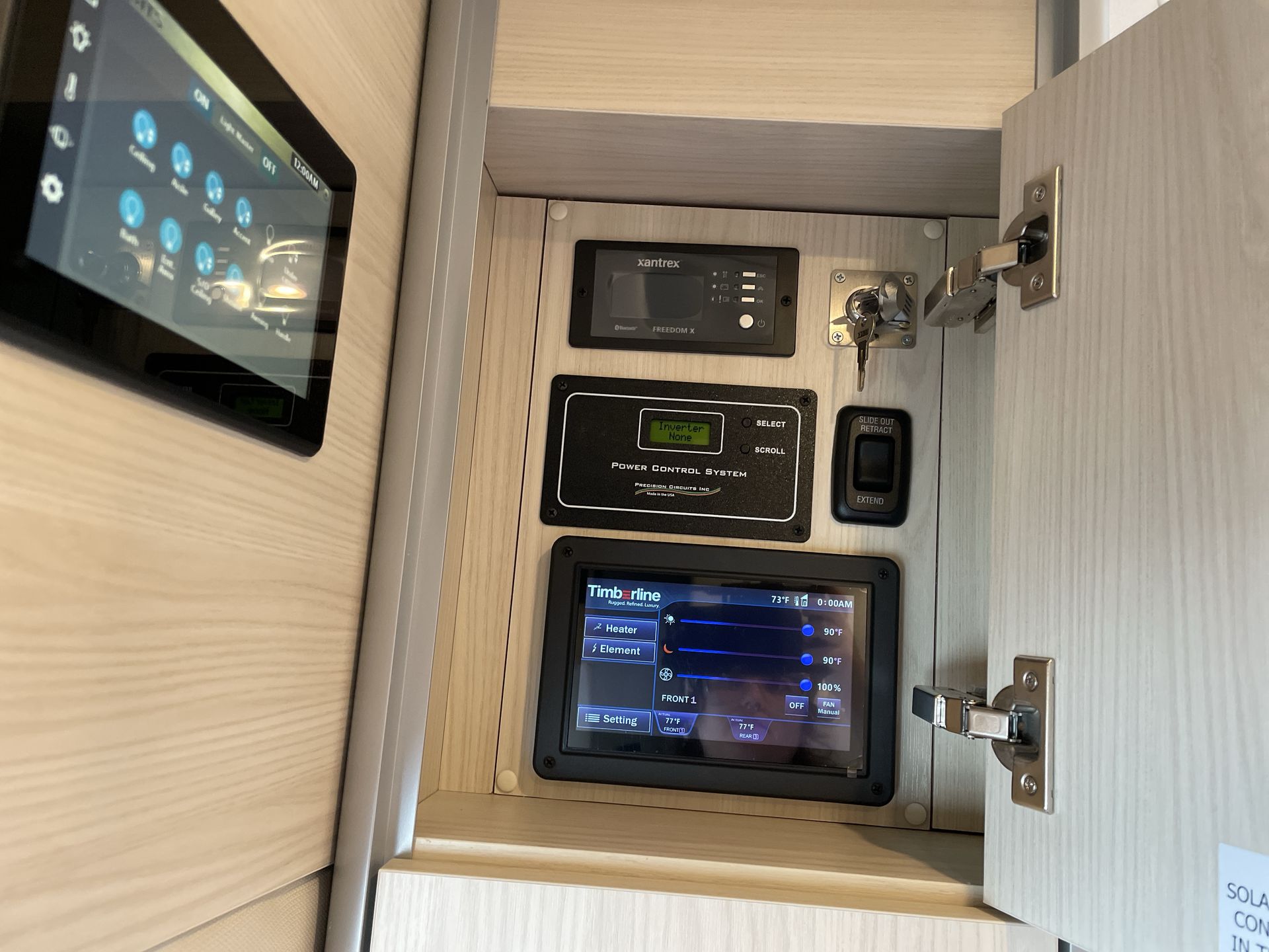 2026 Airstream Murphy Suite Base