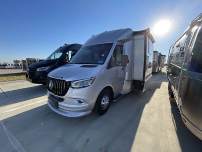 2026 Airstream Murphy Suite Base