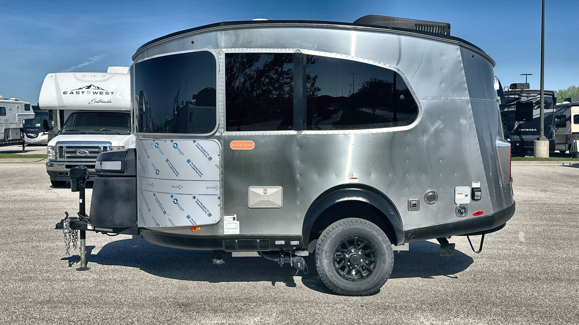 2025 Airstream 16X Base