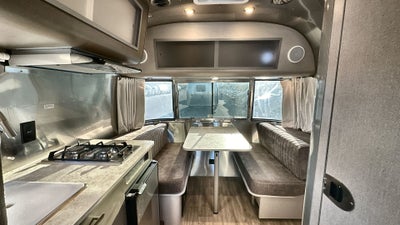 2025 Airstream 16RB Base