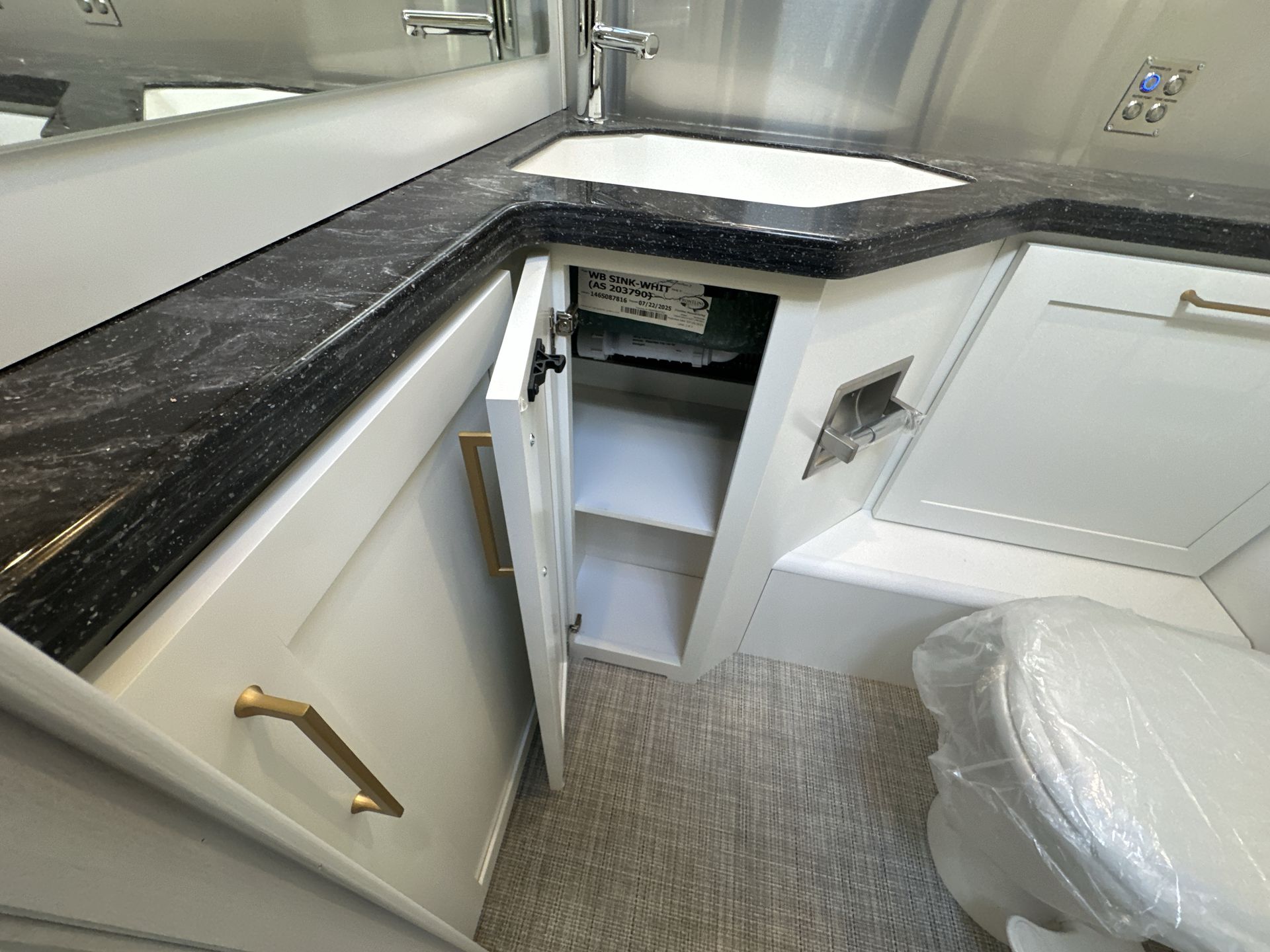 2026 Airstream 30RBQ Base