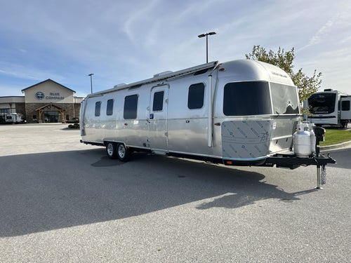 2026 Airstream 33FBQ Base