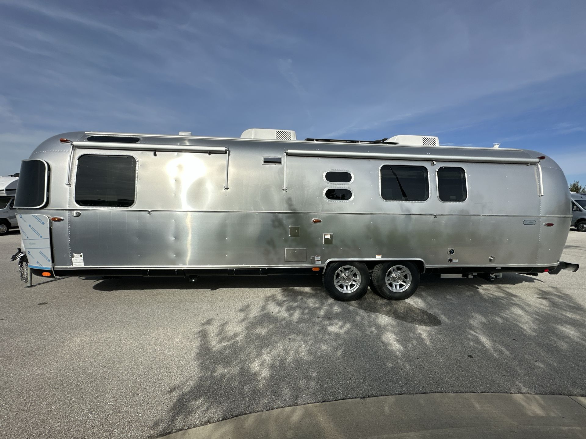 2026 Airstream 33FBQ Base