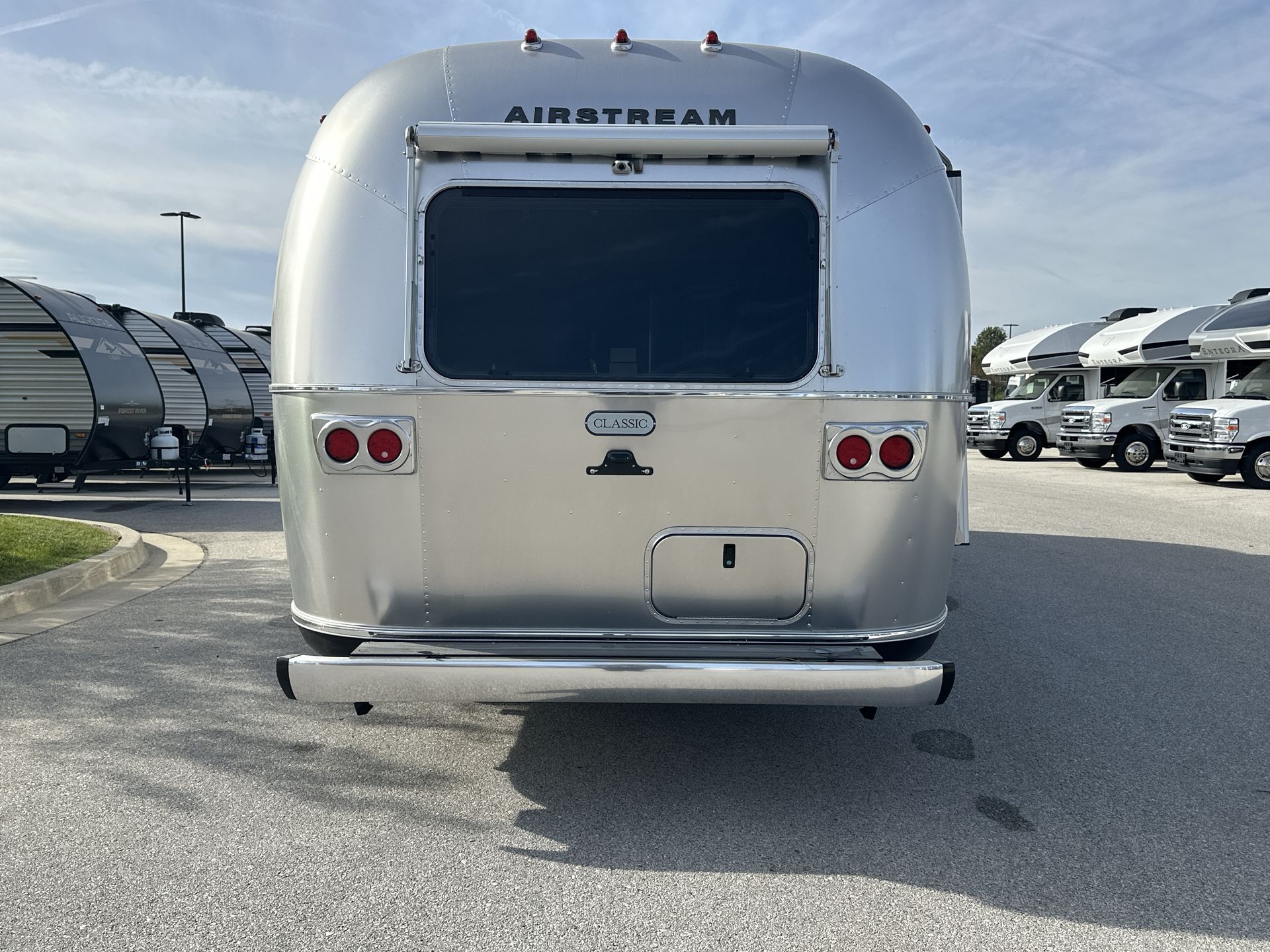 2026 Airstream 33FBQ Base