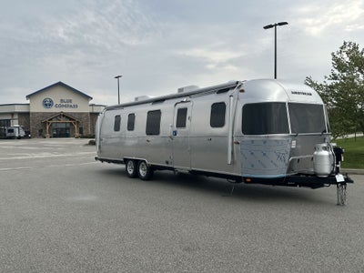 2026 Airstream 33FBQ Base