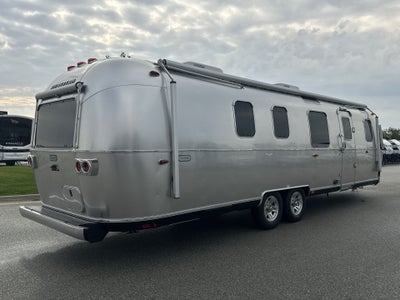 2026 Airstream 33FBQ Base