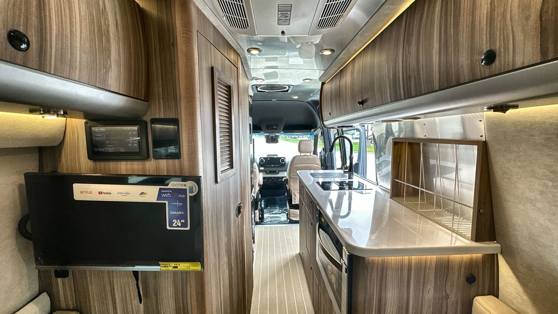 2025 Airstream 24 GT Base