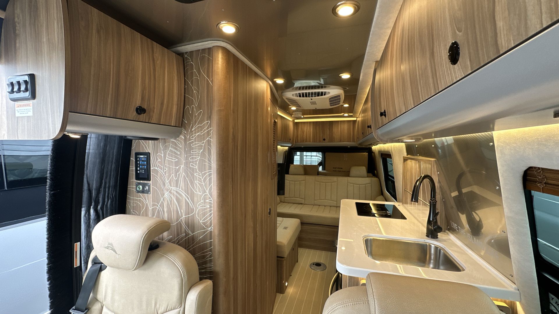 2025 Airstream 24 GL Base