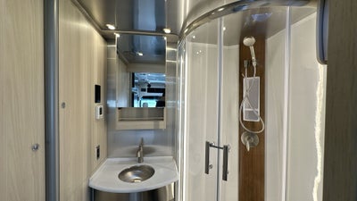 2026 Airstream Murphy Suite Base