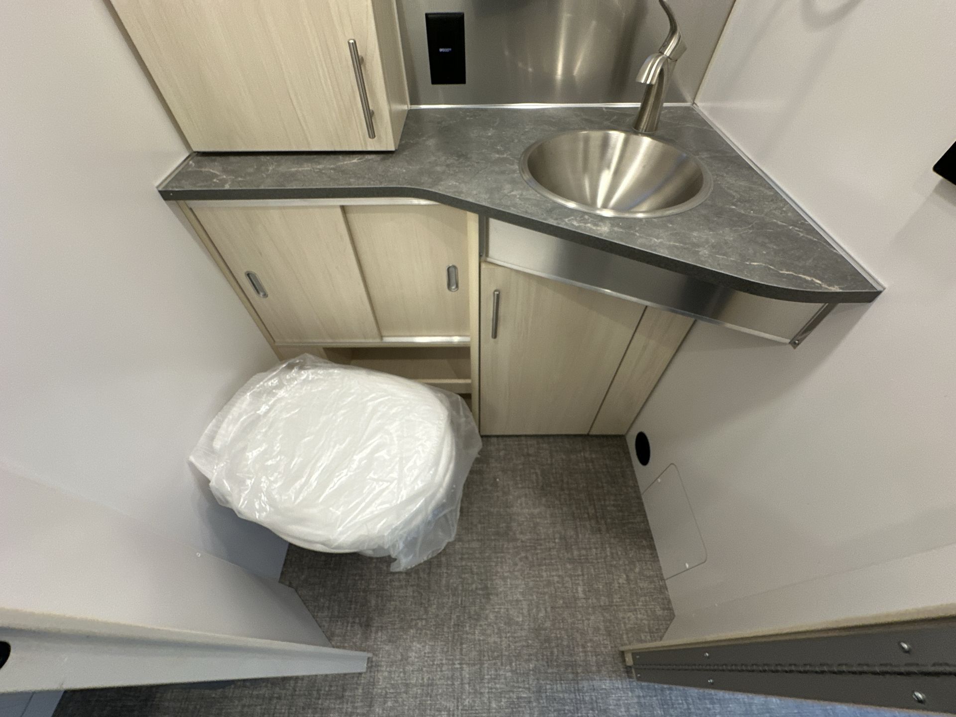 2026 Airstream 25FBQ Base