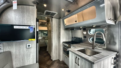 2025 Airstream 25FBT Base
