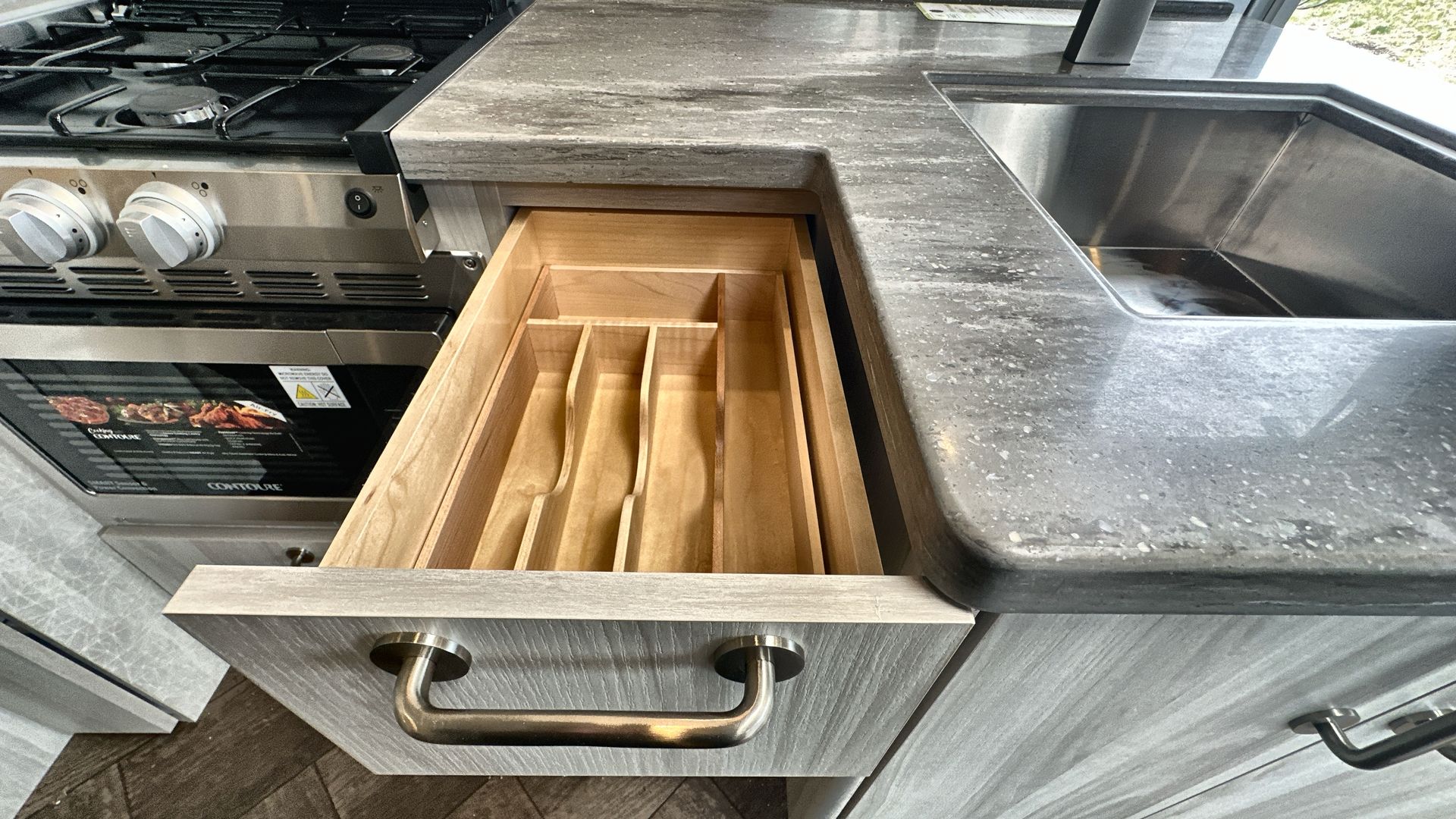 2025 Airstream 25FBT Base