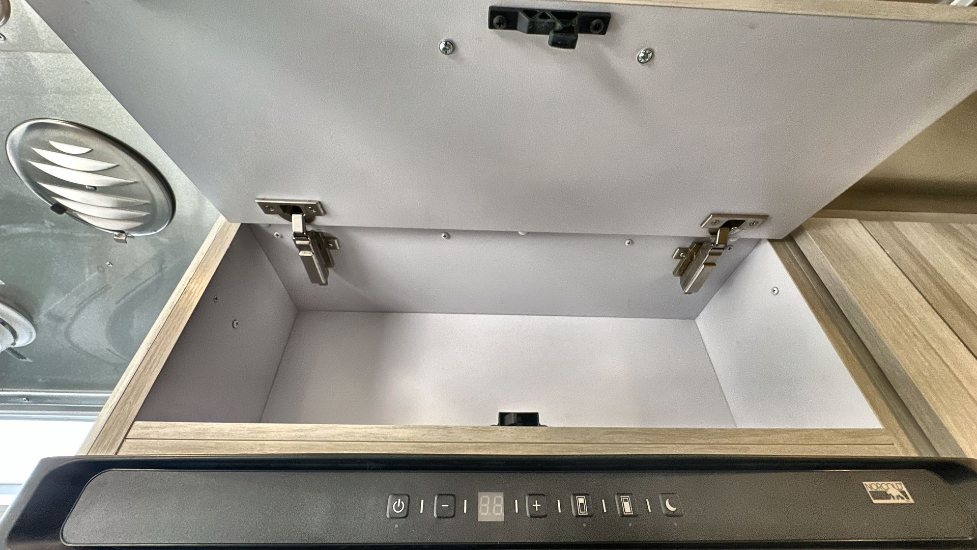 2025 Airstream 25FBT Base