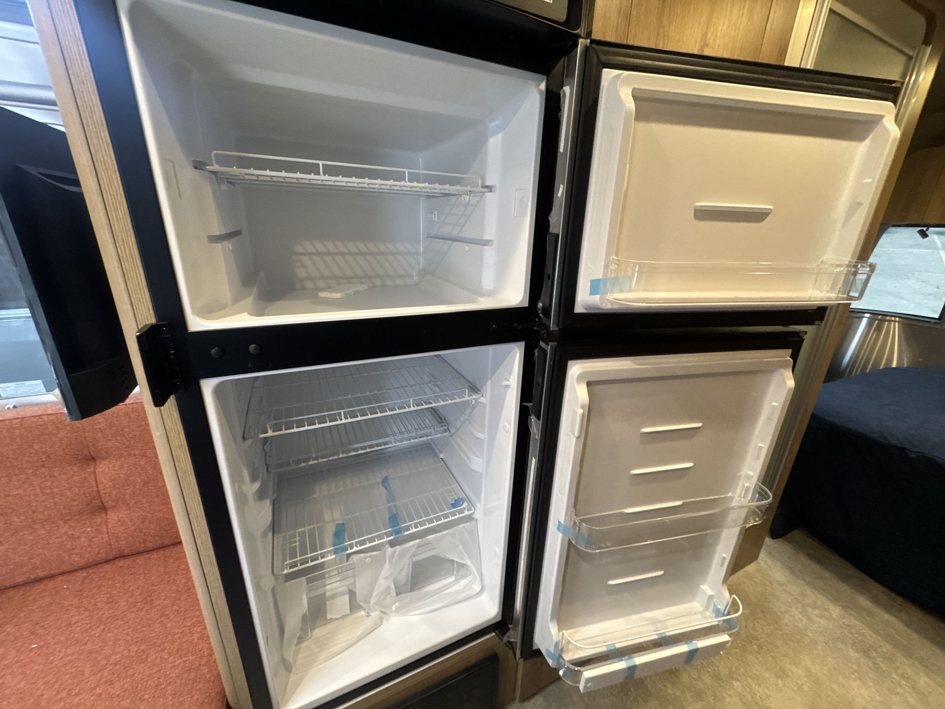 2026 Airstream 25FBQ Base