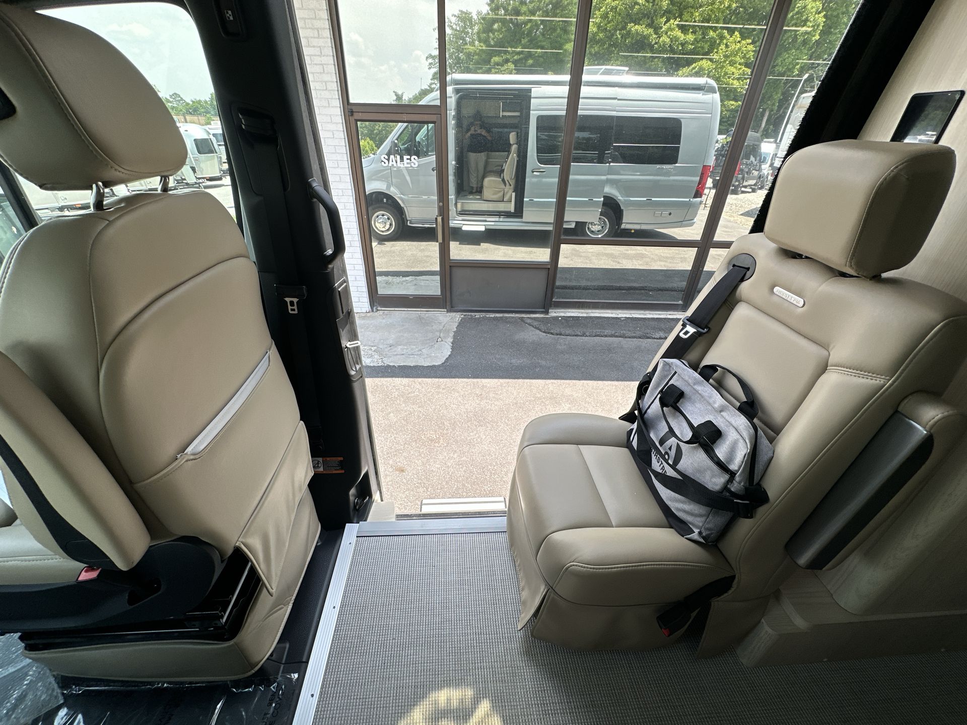 2025 Airstream 24GL Base