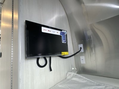 2025 Airstream 16RB Base