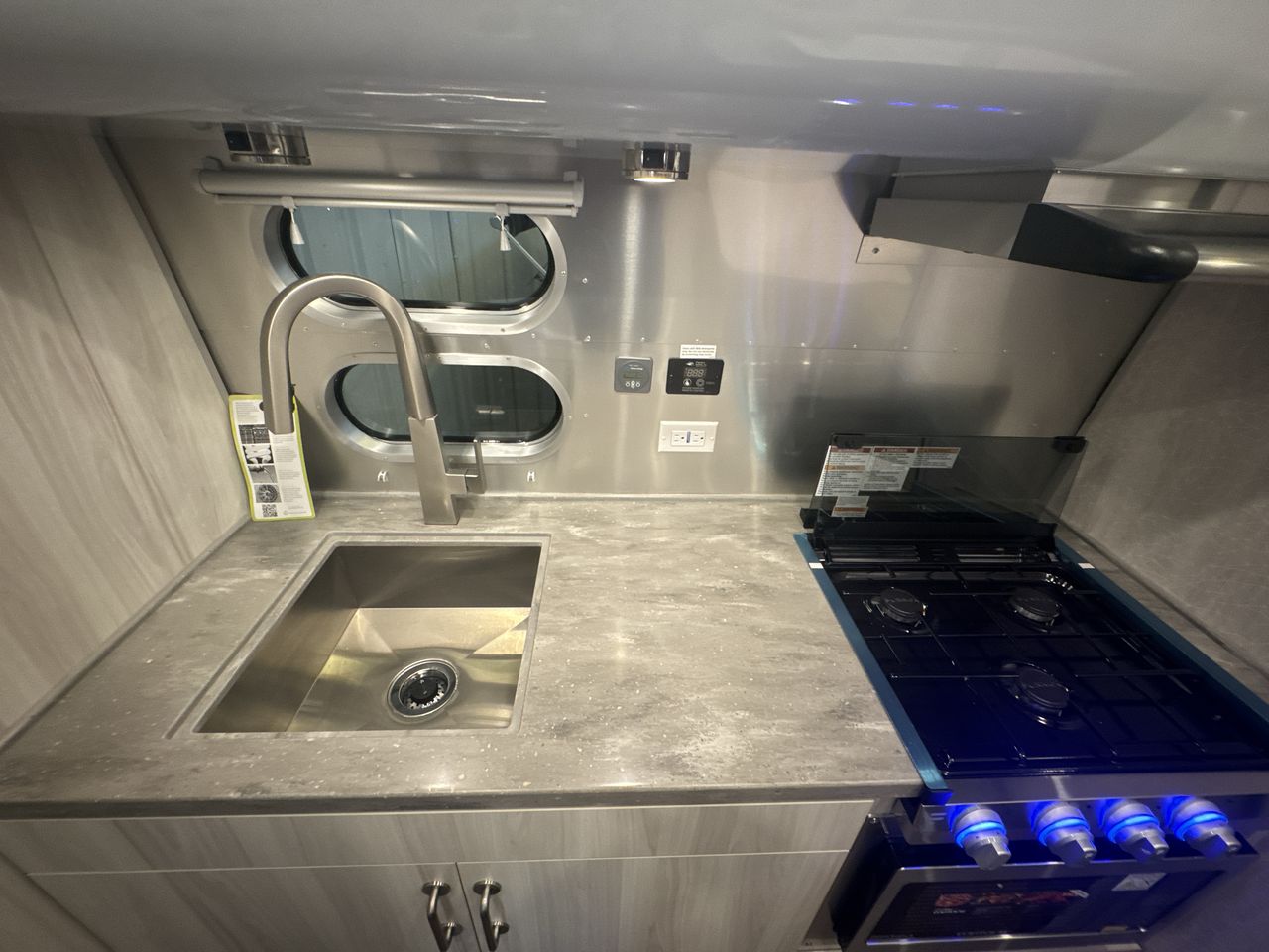 2026 Airstream 23FBT Base