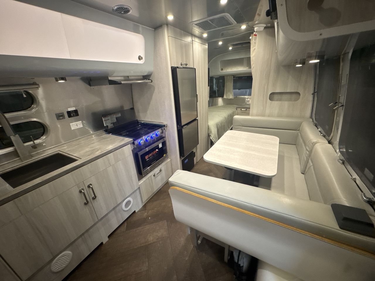 2026 Airstream 23FBT Base