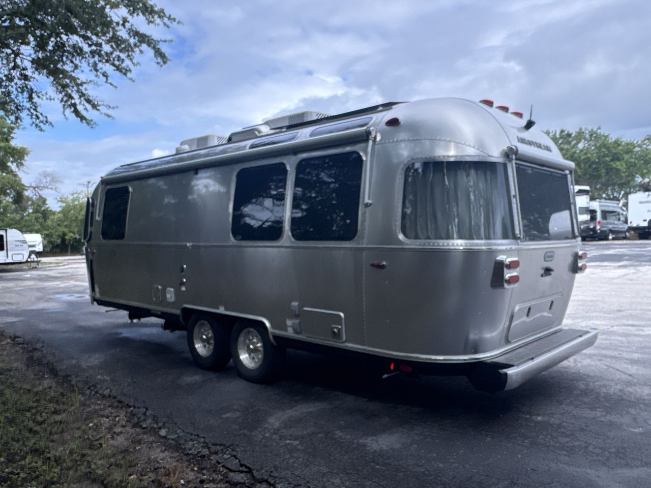 2025 Airstream 25FBQ Base