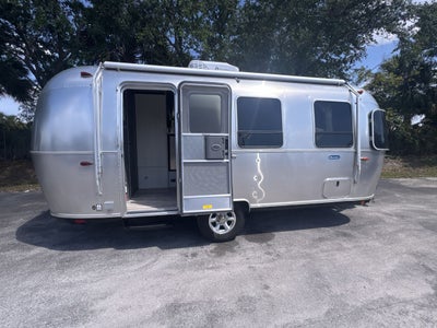 2025 Airstream 22FB Base