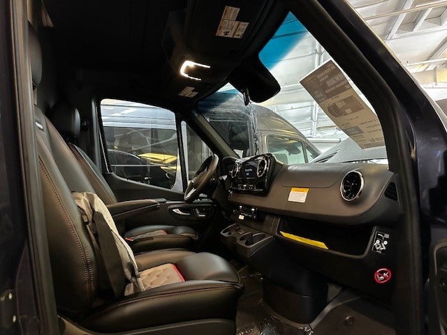 2025 Airstream 19X Base