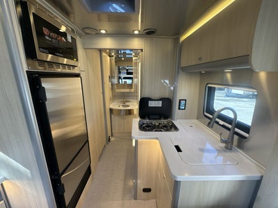 2026 Airstream Murphy Suite Base