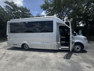 2026 Airstream Murphy Suite Base