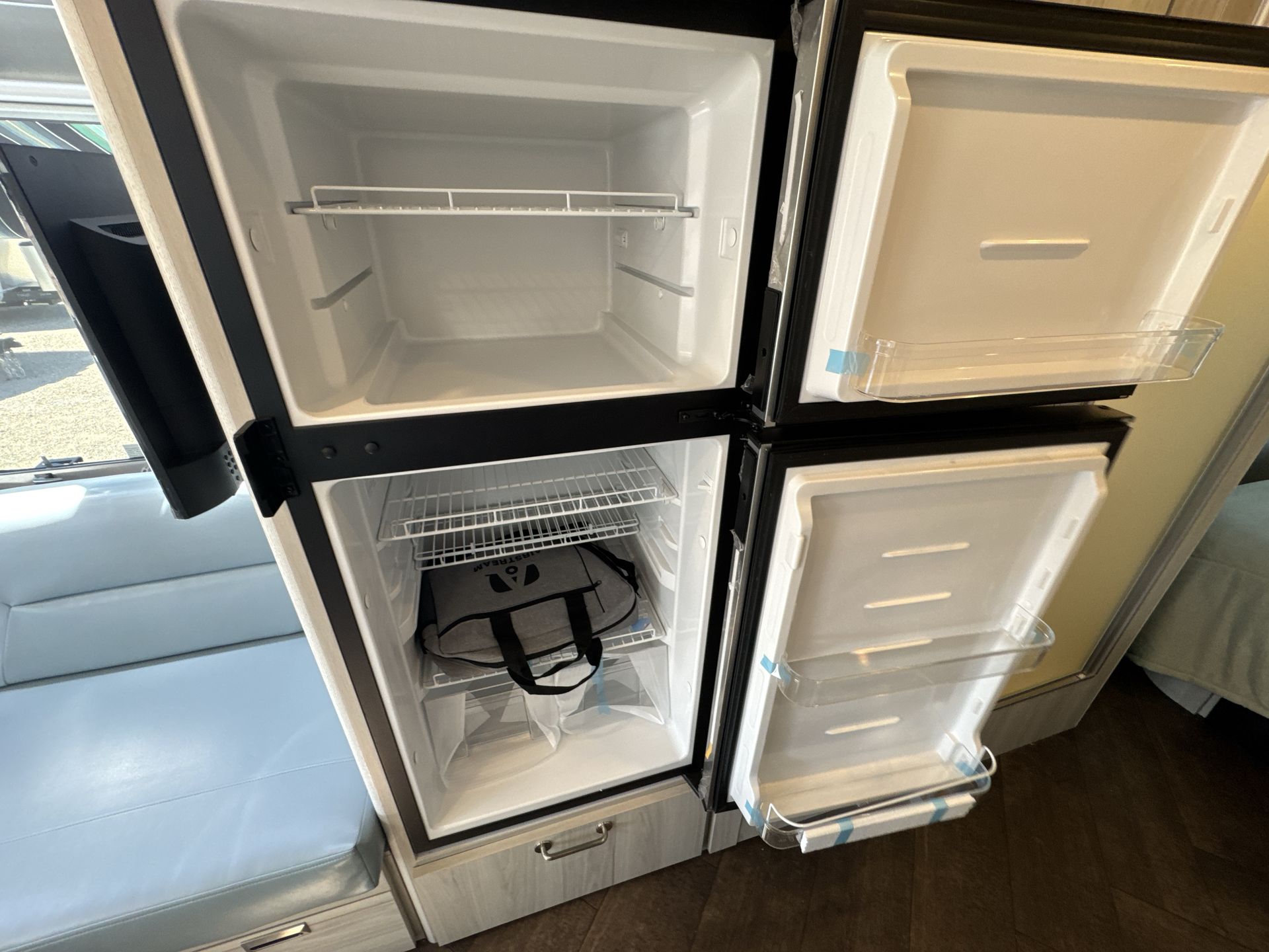 2026 Airstream 25FBQ Base