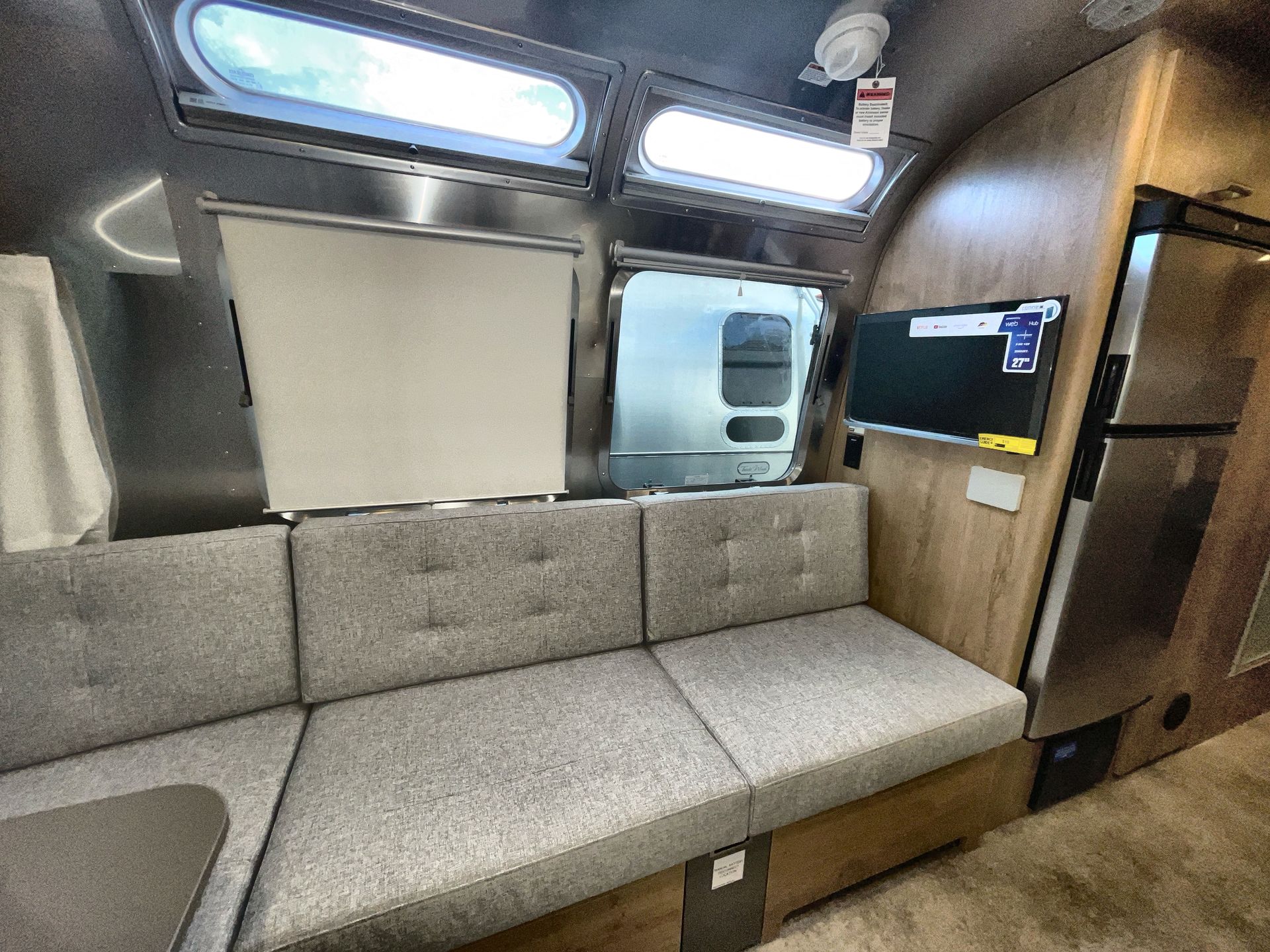 2026 Airstream 25FBQ Base