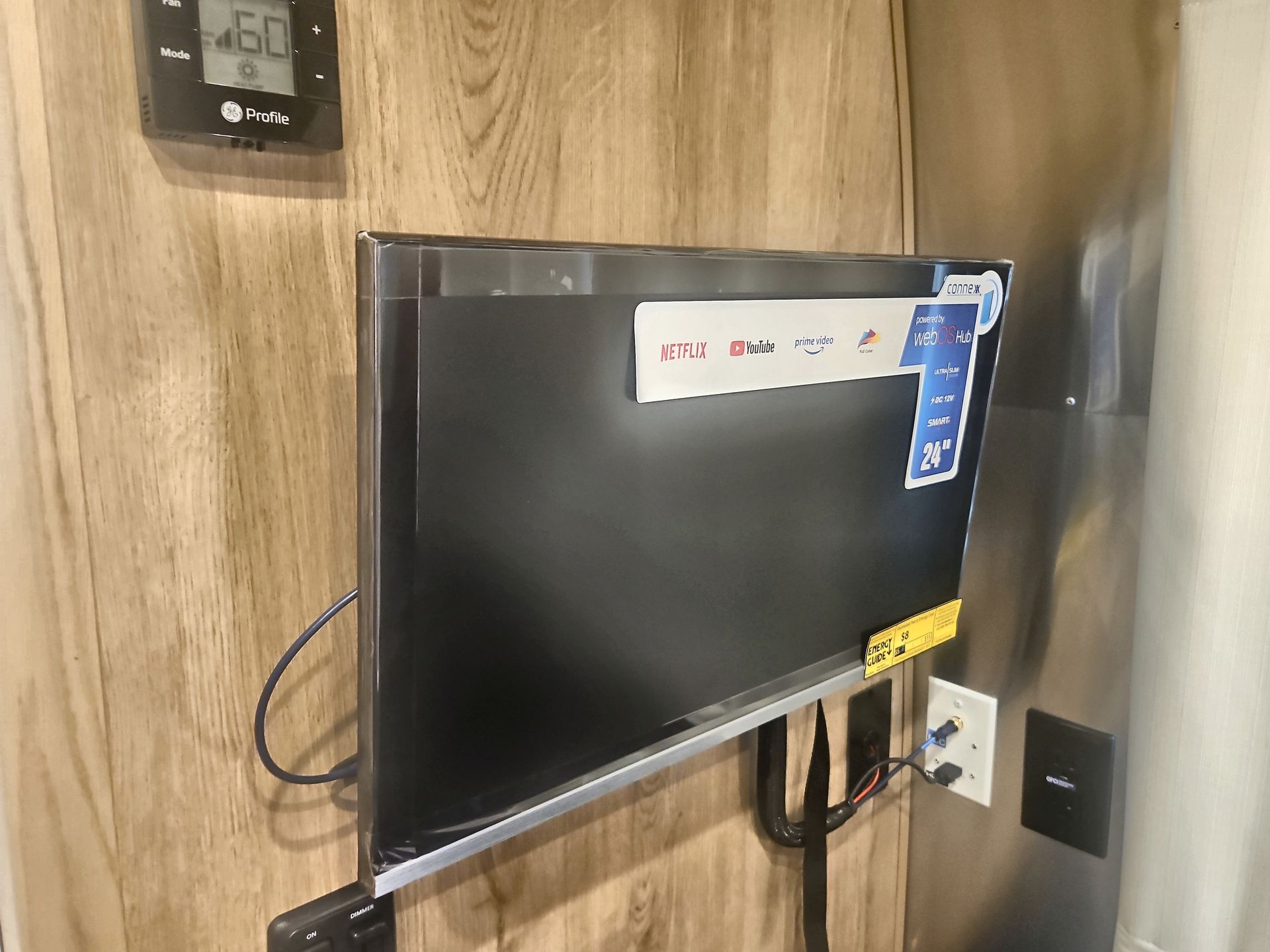 2026 Airstream 25FBT Base