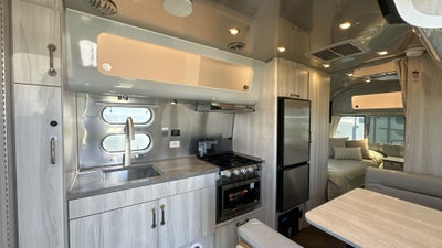 2025 Airstream 23FBT Base