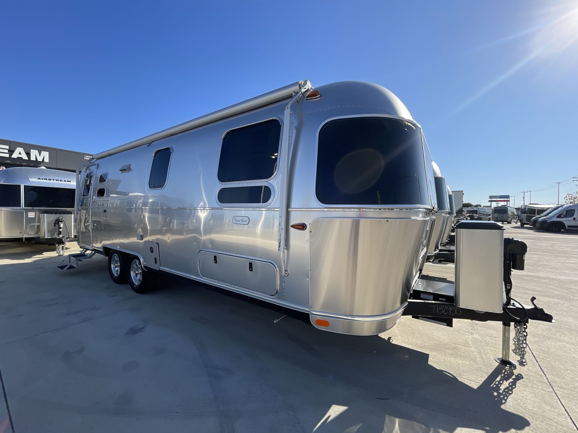 2026 Airstream 27FBT Base