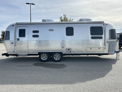 2026 Airstream 27FBT Base