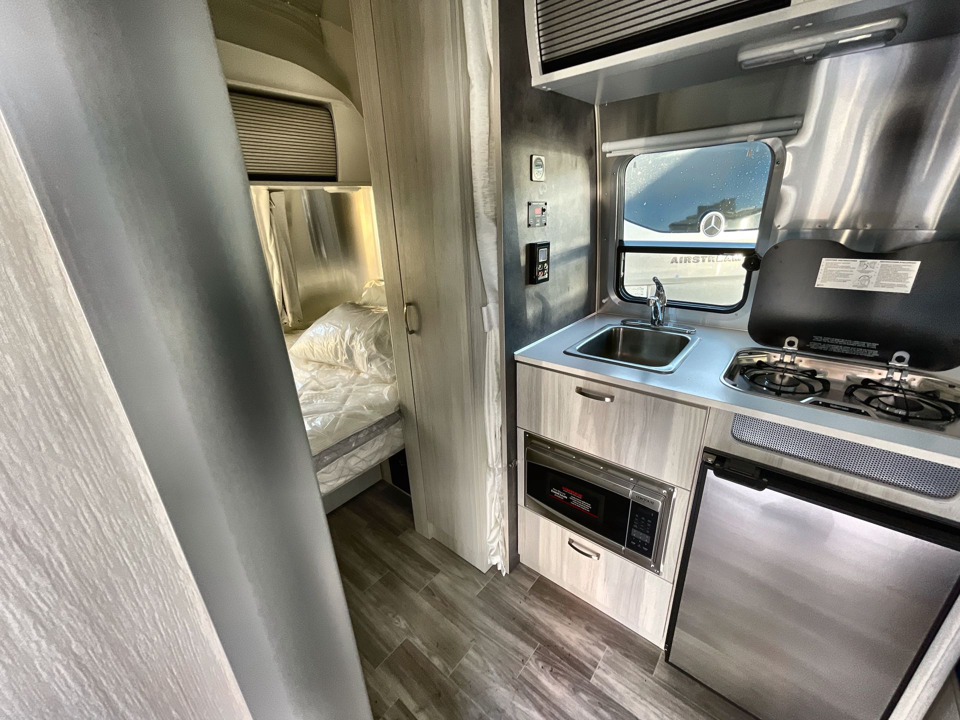 2026 Airstream 16RB Base